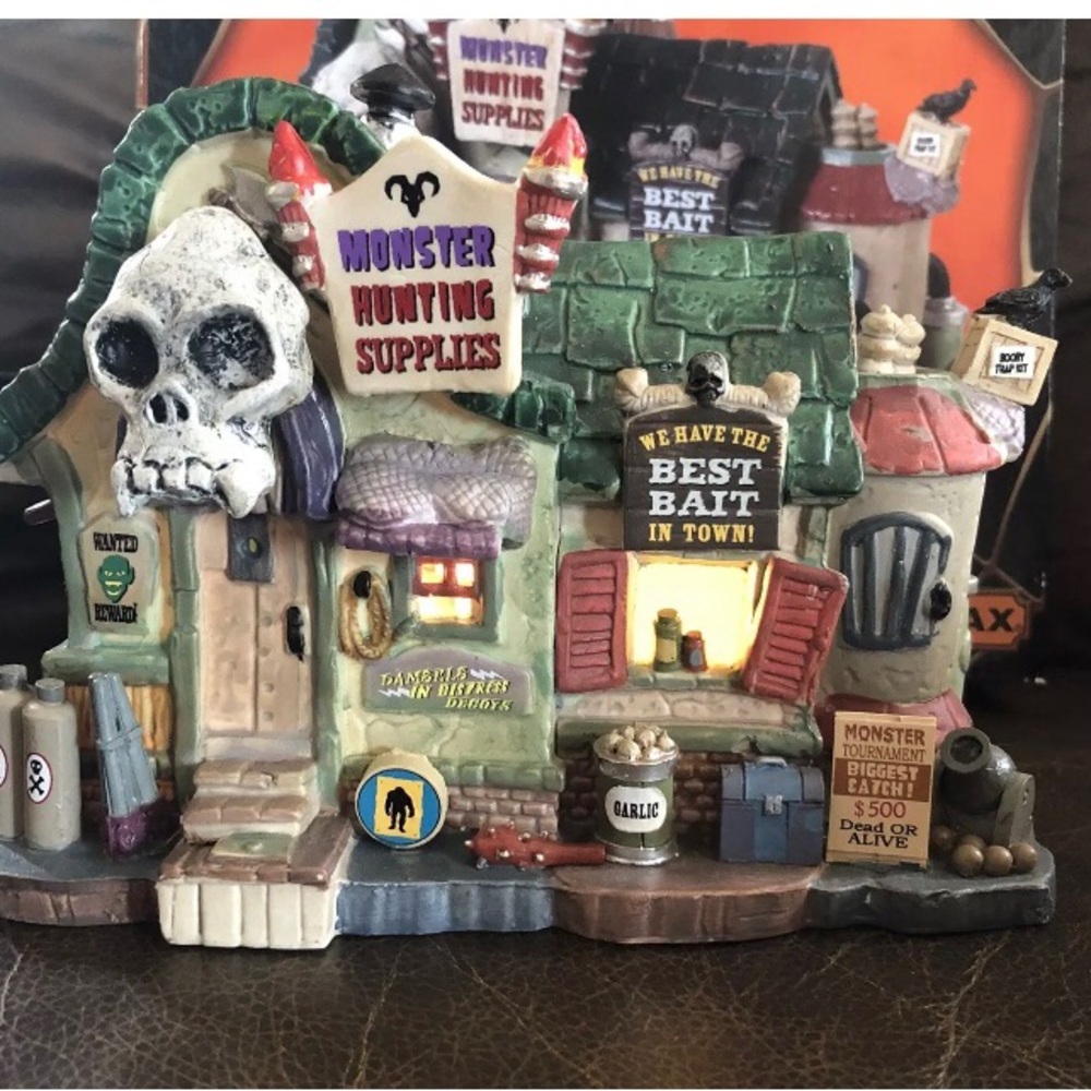Lemax Spooky Town Monster Hunting Supplies Lighted Building # 85311 Halloween
